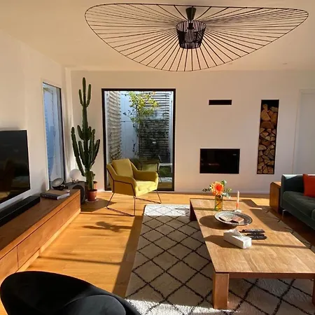 Easy Cles- Center 3 Bedrooms Ac